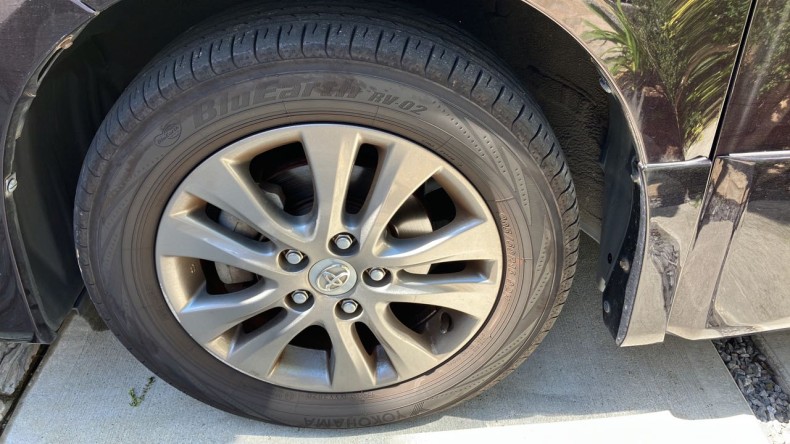 タイヤホイール前