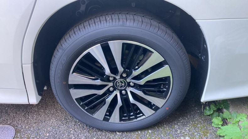 タイヤホイール前