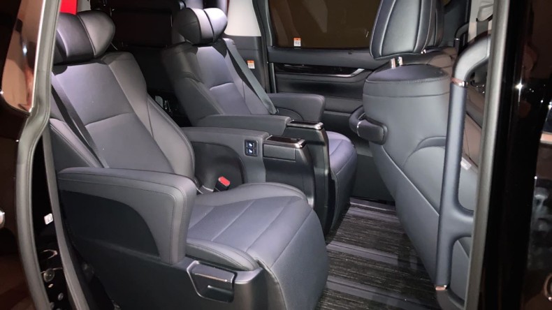 内装後方シート