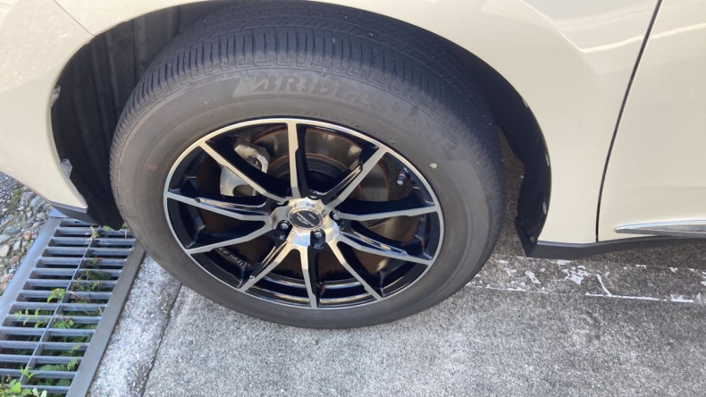 タイヤホイール前