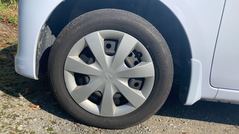 タイヤホイール前