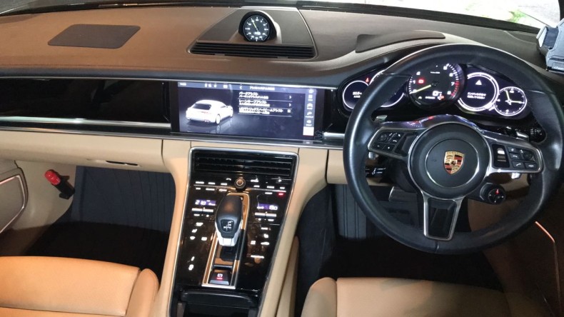 内装インパネ全体