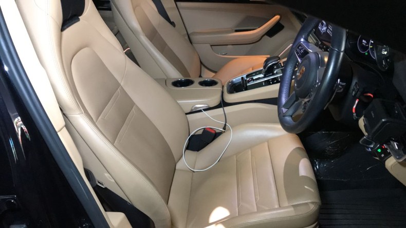 内装前方シート