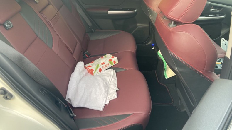 内装後方シート