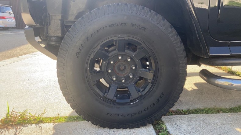 タイヤホイール前