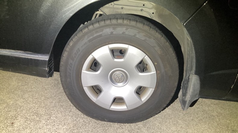 タイヤホイール前