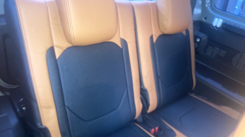 内装後方シート