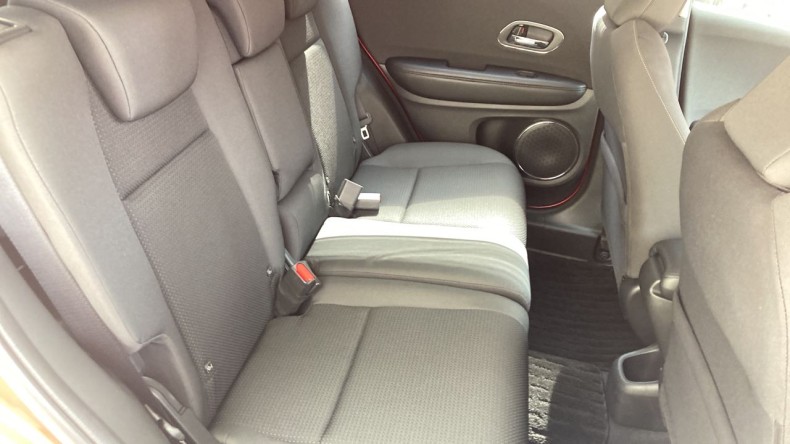 内装後方シート