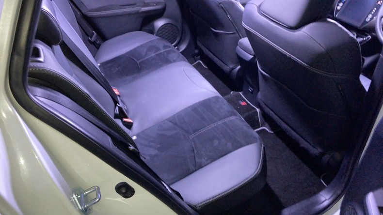 内装後方シート