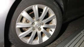 タイヤホイール前