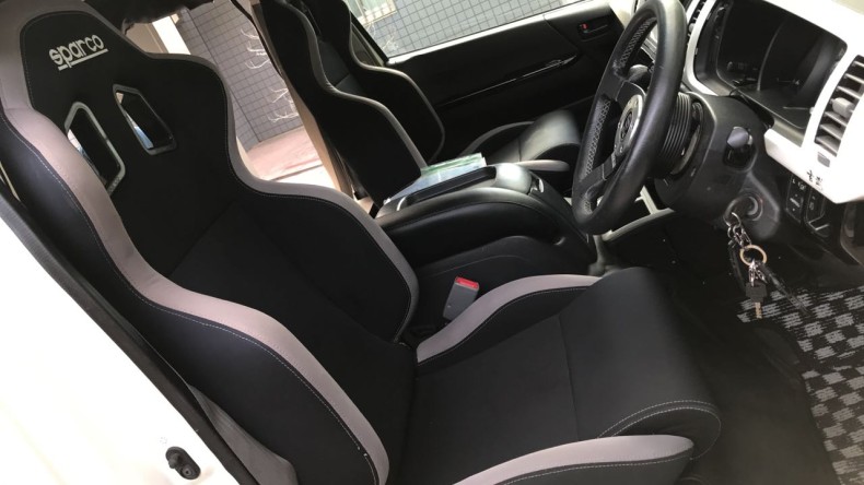 内装前方シート