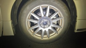 タイヤホイール前