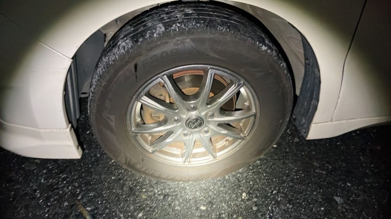 タイヤホイール前