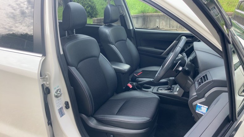 内装前方シート