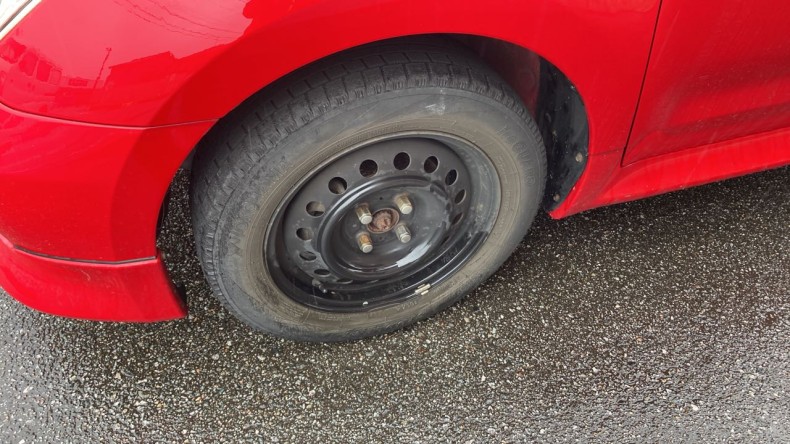 タイヤホイール前