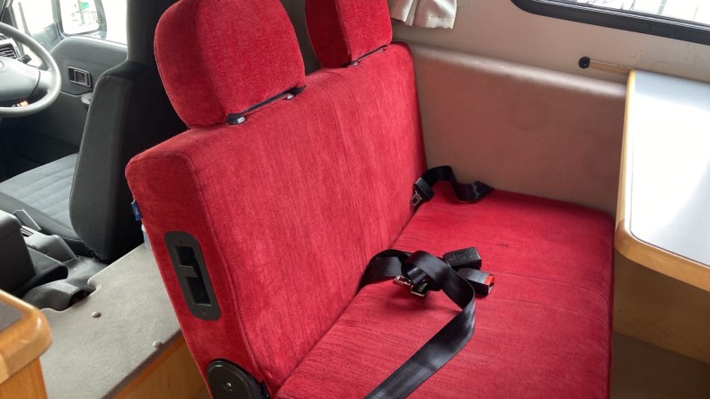 内装後方シート