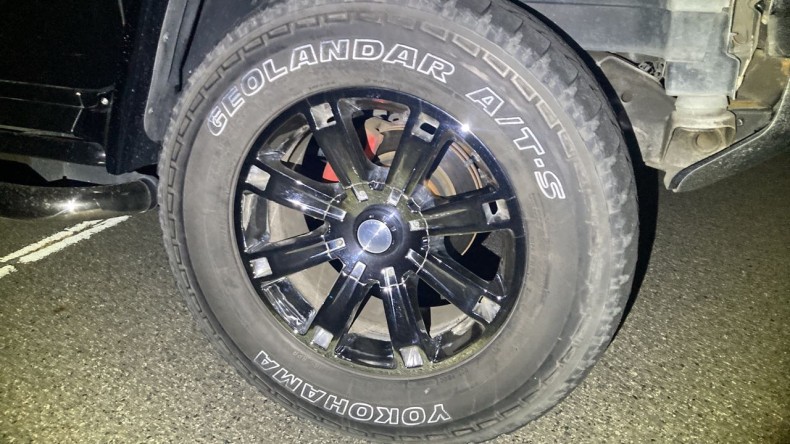 タイヤホイール前