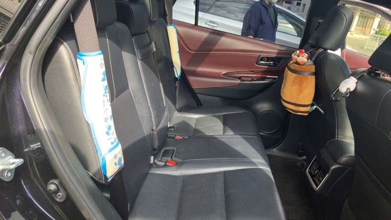 内装後方シート