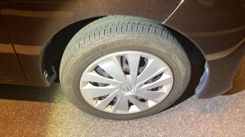 タイヤホイール前