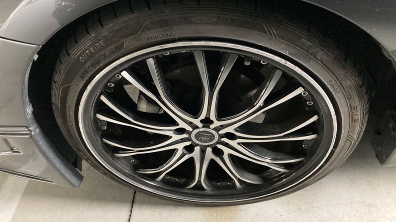 タイヤホイール前