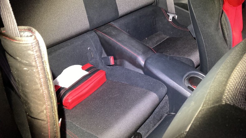 内装後方シート