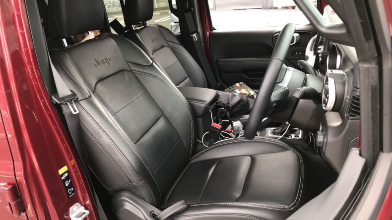 内装前方シート