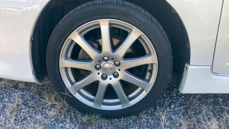 タイヤホイール前