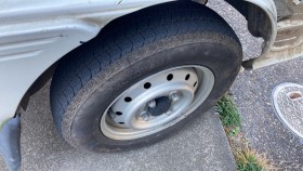 タイヤホイール前