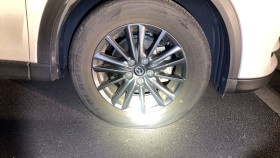 タイヤホイール前