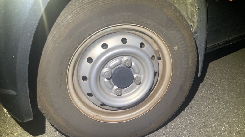 タイヤホイール前