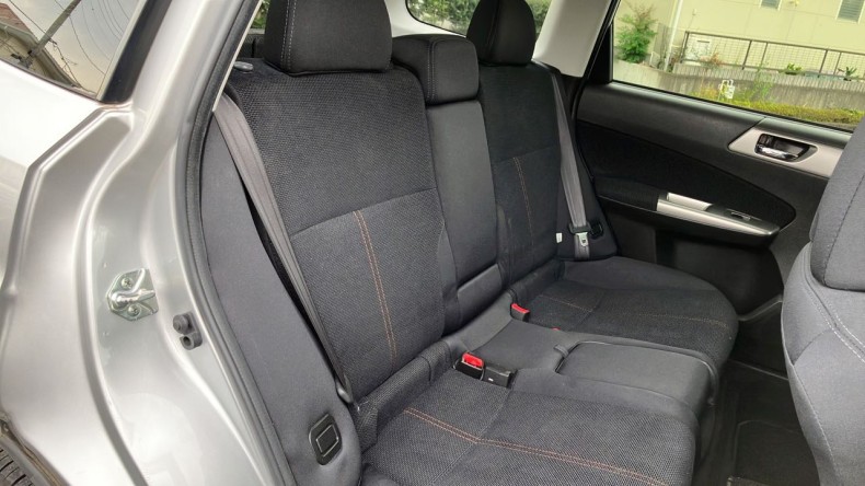 内装後方シート