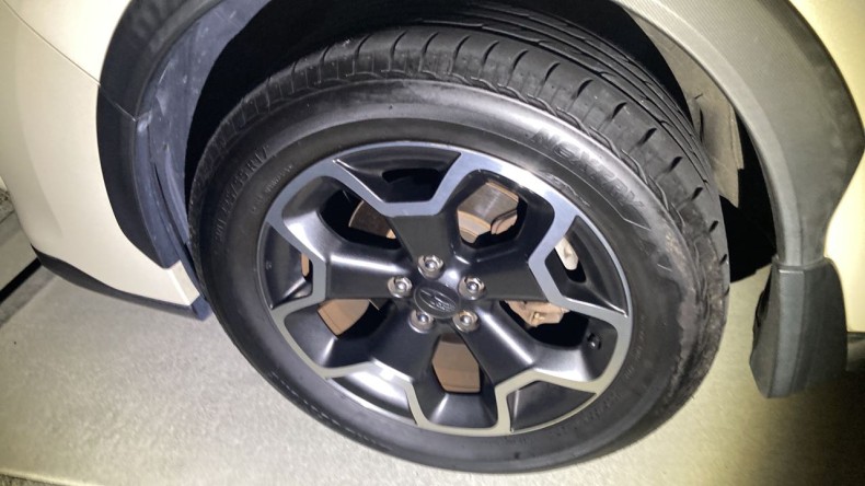 タイヤホイール前