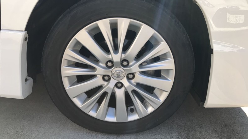 タイヤホイール前