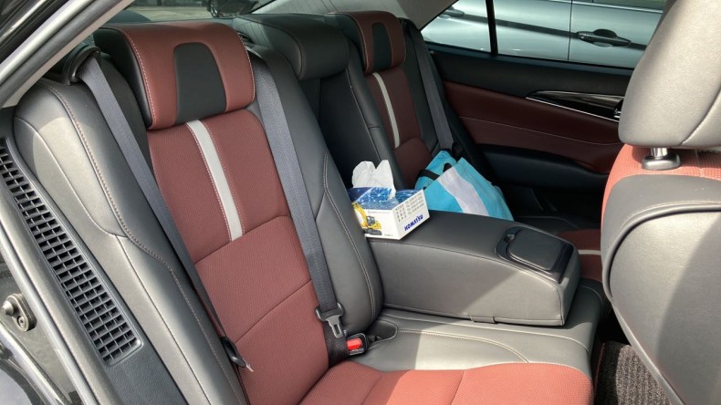 内装後方シート