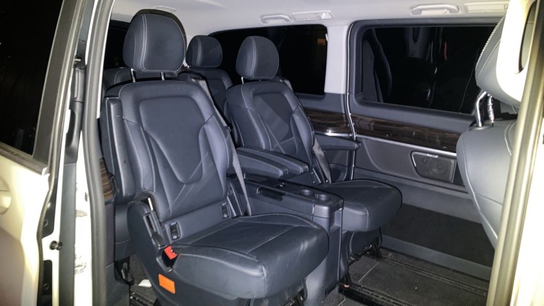 内装後方シート