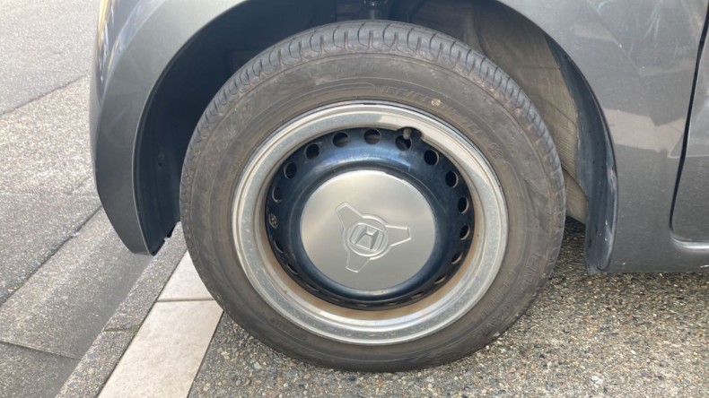 タイヤホイール前