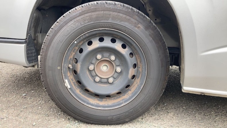 タイヤホイール前