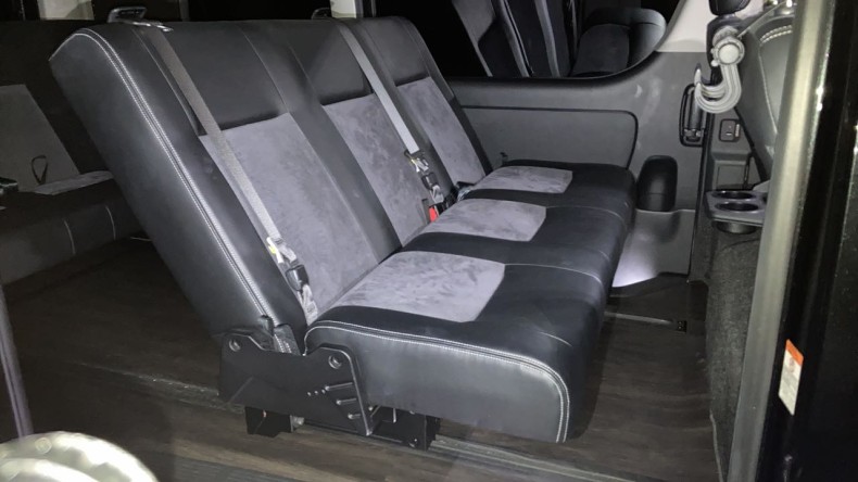 内装後方シート