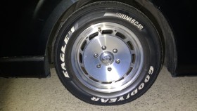 タイヤホイール前