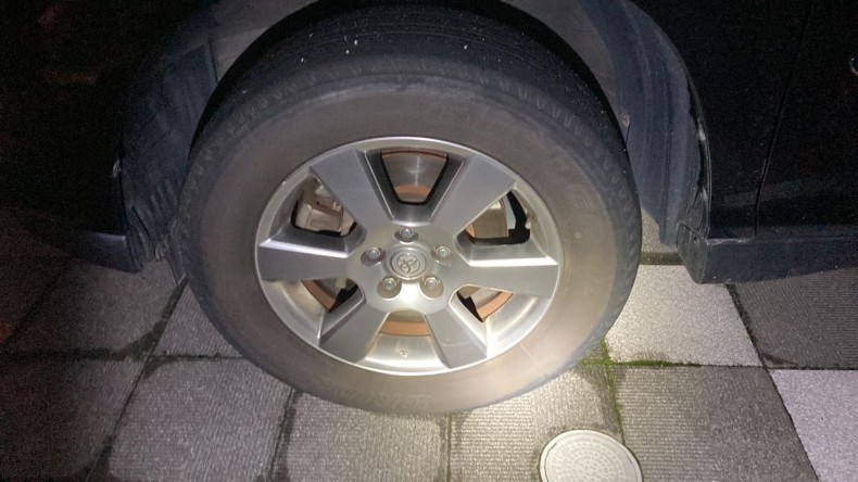 タイヤホイール前