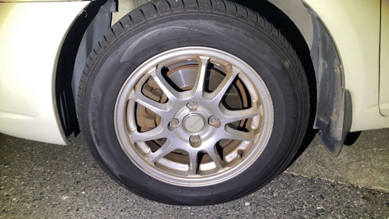 タイヤホイール前