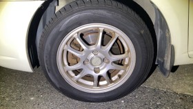 タイヤホイール前