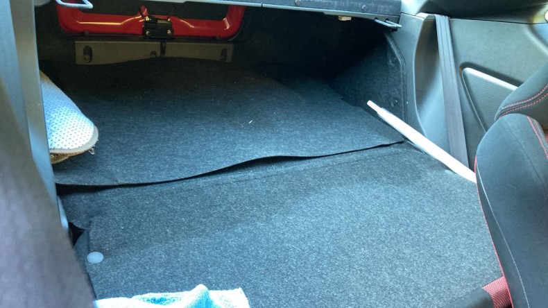 内装後方シート