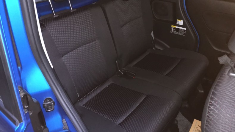 内装後方シート