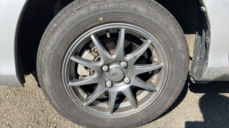 タイヤホイール前