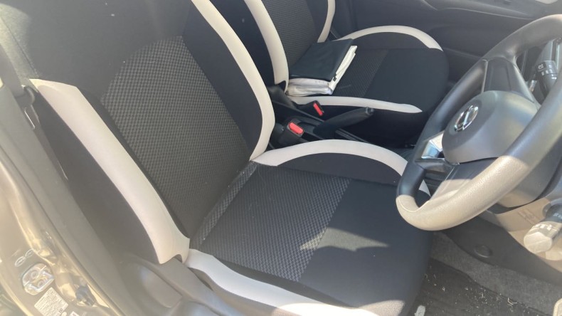 内装前方シート