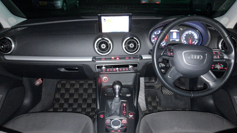 内装インパネ全体