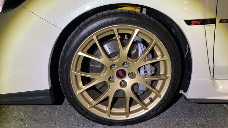 タイヤホイール前