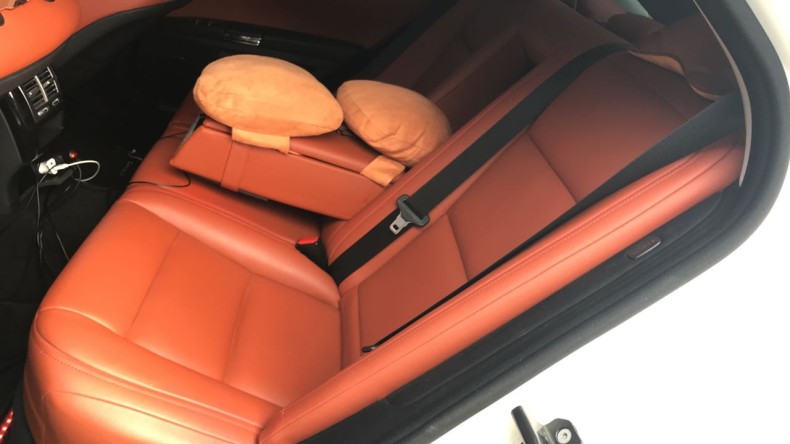 内装後方シート