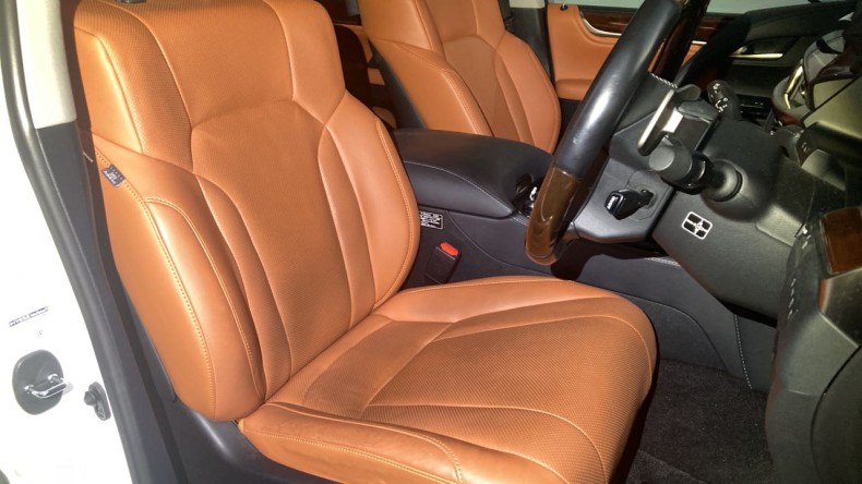 内装前方シート